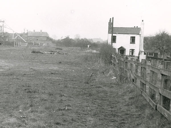 Approach to Brinsley Pit, with cottage on the right